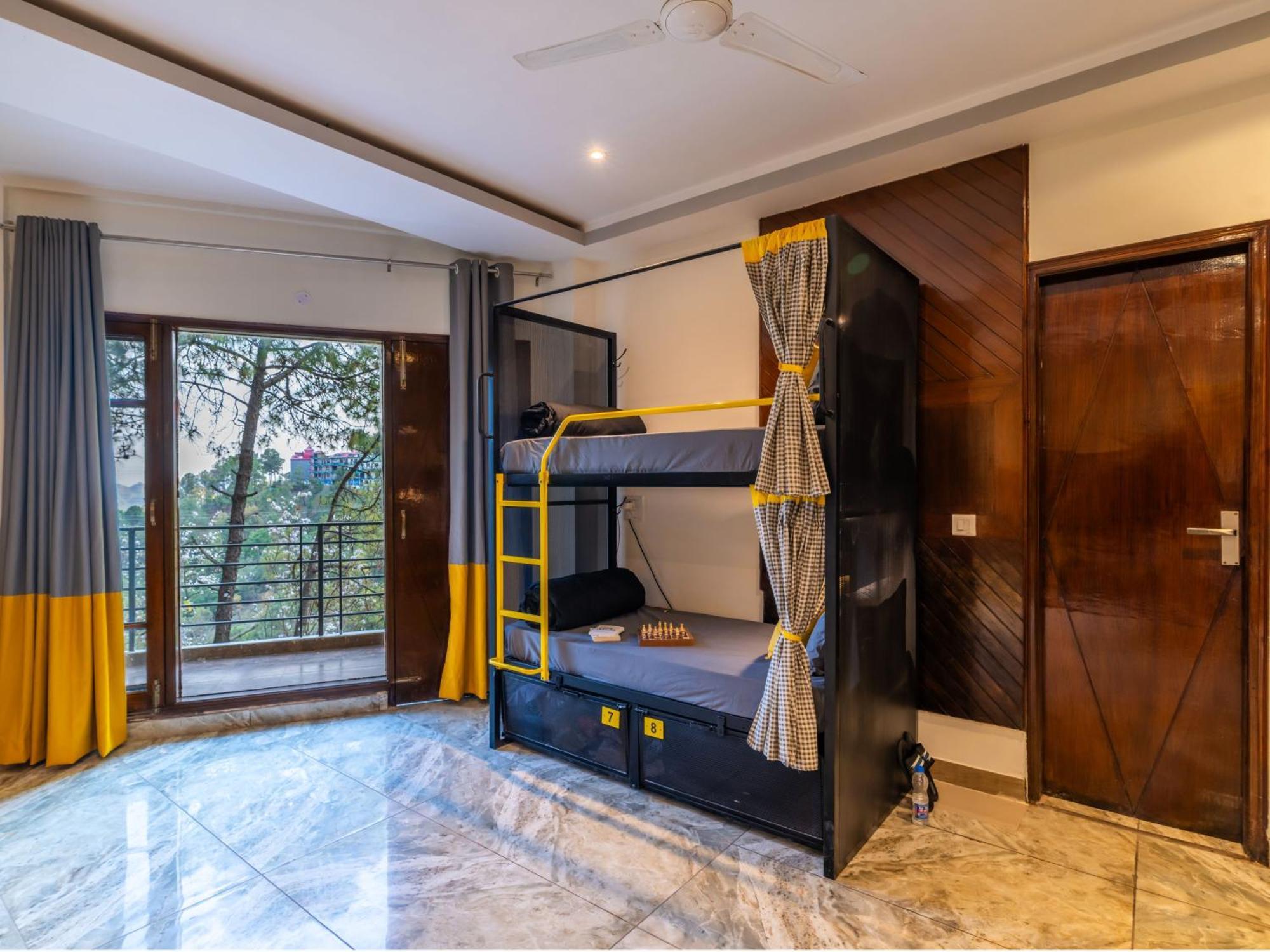 The Hosteller Kasauli Room photo